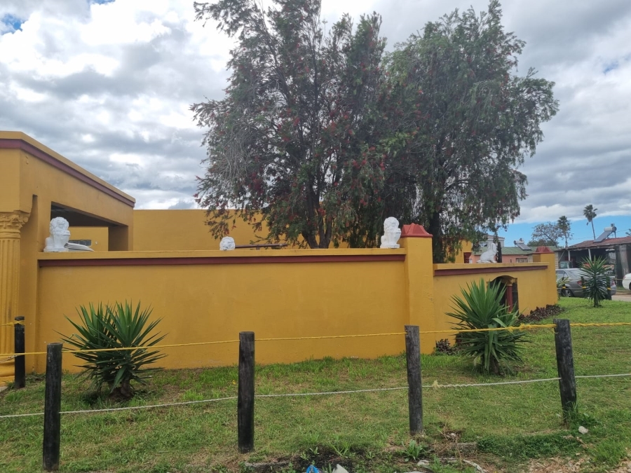 4 Bedroom Property for Sale in Kwa Nobuhle Eastern Cape